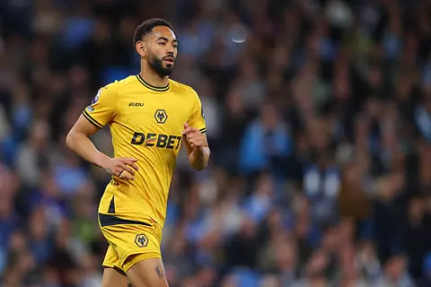 سكاي سبورتس: كونيا على أعتاب مانشستر يونايتد